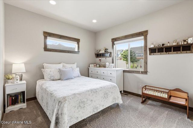 1037 E GRAVELSTONE CT, Hayden, ID 83835