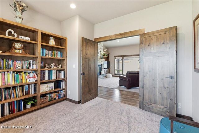 1037 E GRAVELSTONE CT, Hayden, ID 83835
