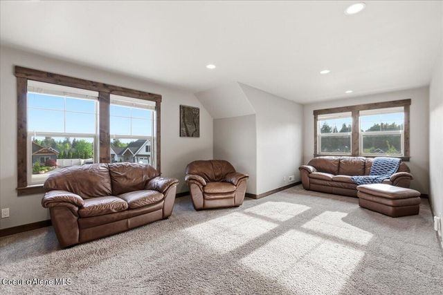 1037 E GRAVELSTONE CT, Hayden, ID 83835