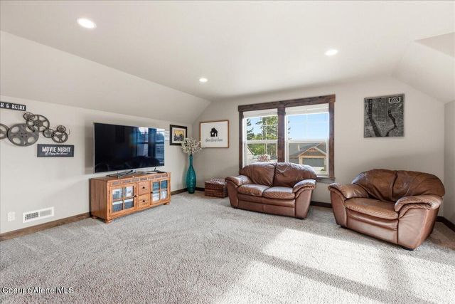 1037 E GRAVELSTONE CT, Hayden, ID 83835
