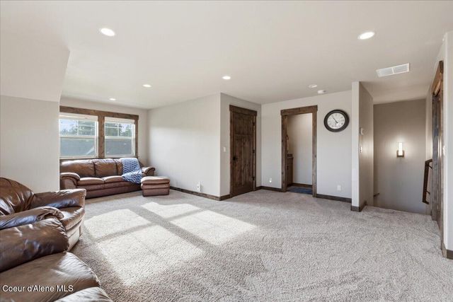 1037 E GRAVELSTONE CT, Hayden, ID 83835