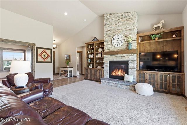 1037 E GRAVELSTONE CT, Hayden, ID 83835