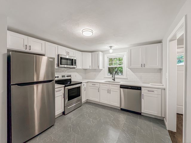 85 Cold Spring Circle, Naugatuck, CT 06770