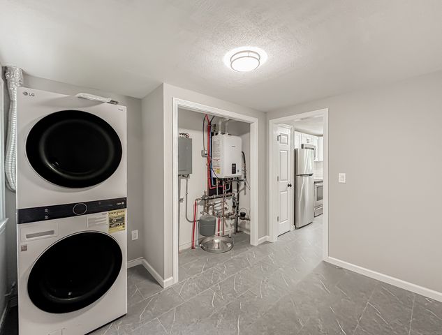 85 Cold Spring Circle, Naugatuck, CT 06770