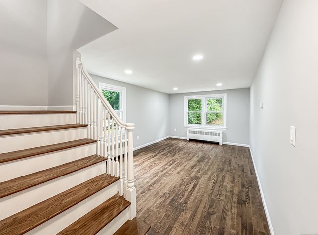 85 Cold Spring Circle, Naugatuck, CT 06770