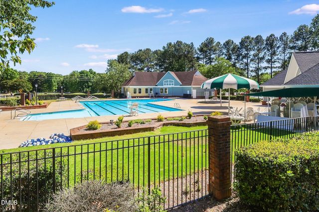 5221 Linksland Drive, Holly Springs, NC 27540