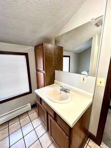 890-892 Saint James Ave, Springfield, MA 01104