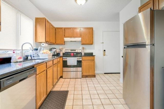 890-892 Saint James Ave, Springfield, MA 01104