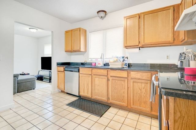 890-892 Saint James Ave, Springfield, MA 01104