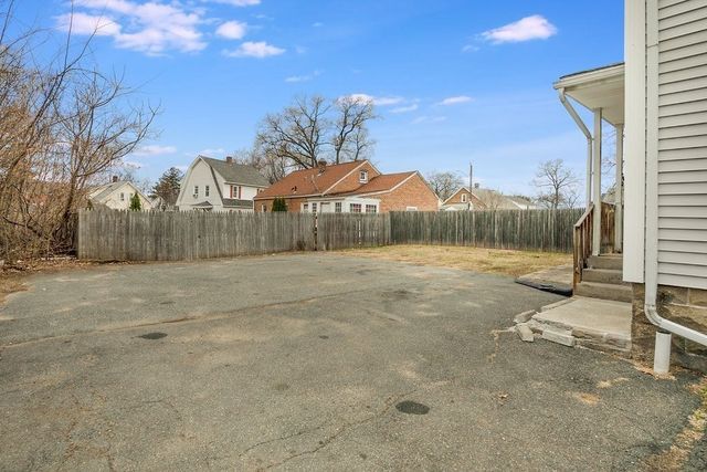 890-892 Saint James Ave, Springfield, MA 01104