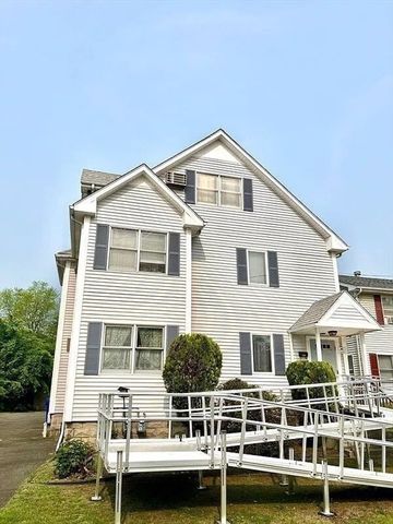 890-892 Saint James Ave, Springfield, MA 01104