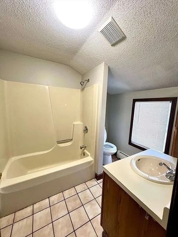 890-892 Saint James Ave, Springfield, MA 01104