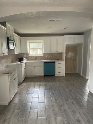 17078 Gleneagle Drive S, Conroe, TX 77385