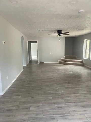 17078 Gleneagle Drive S, Conroe, TX 77385