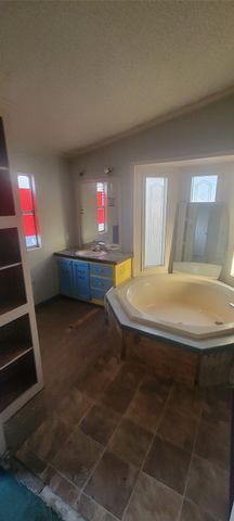 4987 Blue Water Circle, Granbury, TX 76049