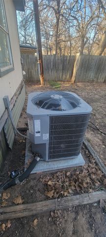 4987 Blue Water Circle, Granbury, TX 76049