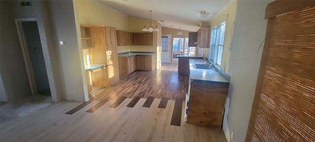 4987 Blue Water Circle, Granbury, TX 76049