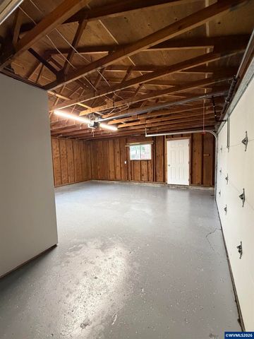 2395 4th St NE, Salem, OR 97301