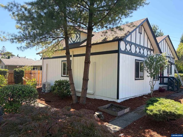 2395 4th St NE, Salem, OR 97301