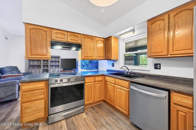 2261 Kent Street NE, Palm Bay, FL 32907