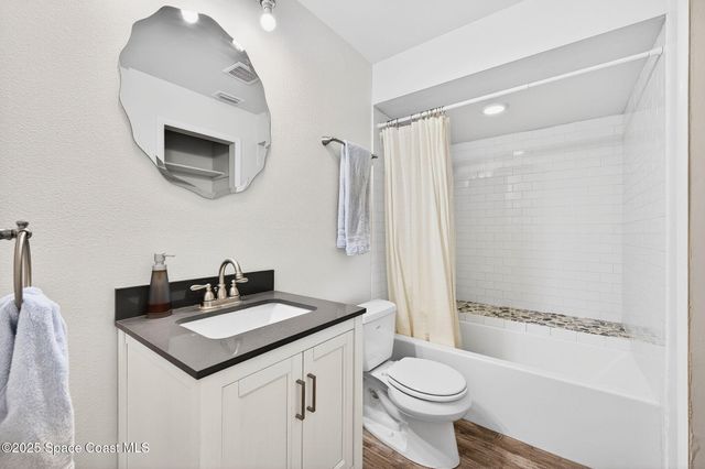 2261 Kent Street NE, Palm Bay, FL 32907