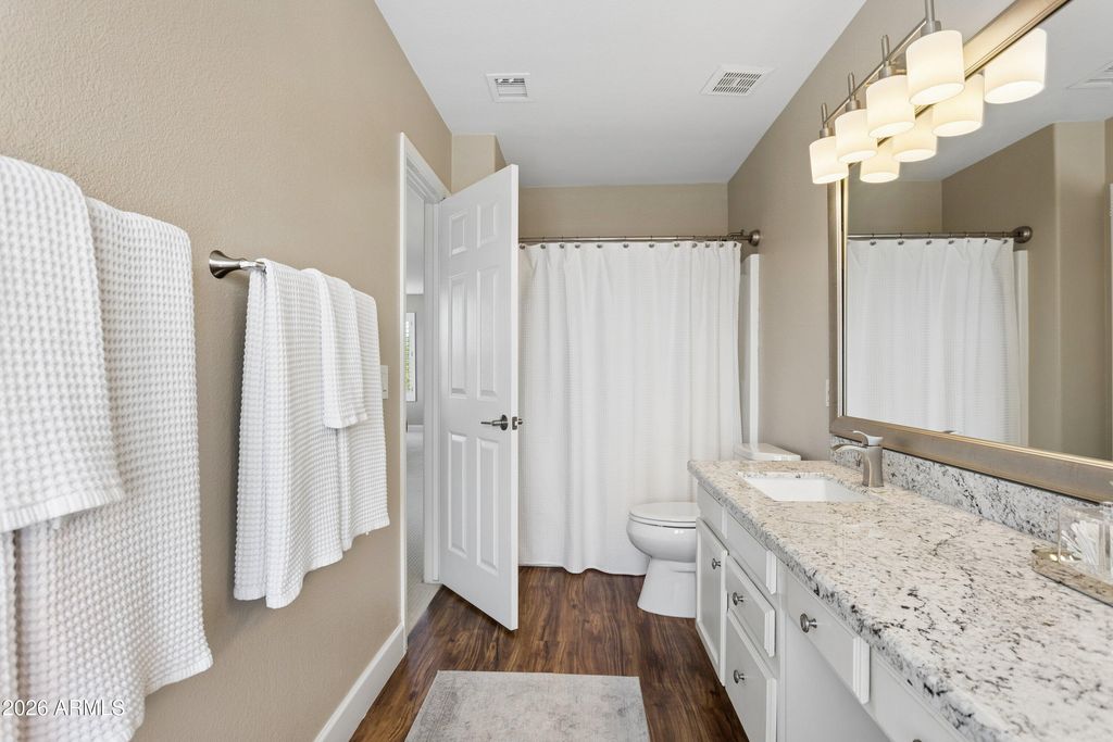 Image 20 of property listing at 8866 E SHANGRI LA Road, Scottsdale, AZ 85260
