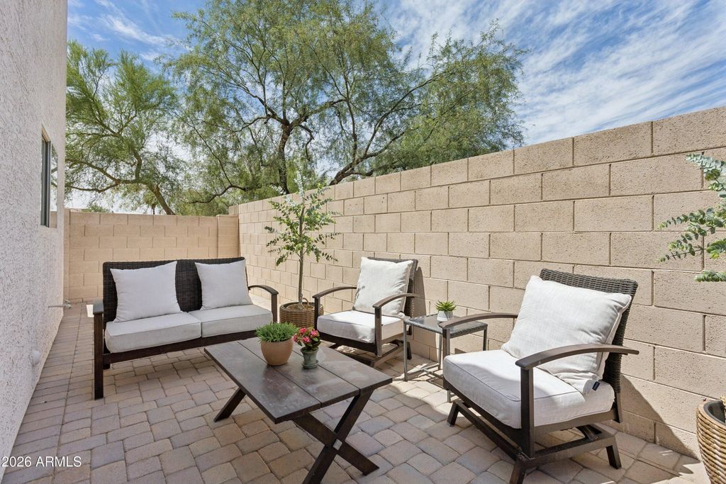 Image 28 of property listing at 8866 E SHANGRI LA Road, Scottsdale, AZ 85260