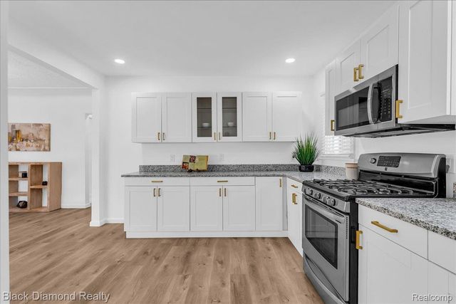 17187 Northlawn Street, Detroit, MI 48221