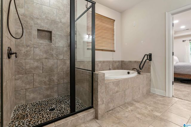 6417 DEERFOOT CROSSING DRIVE, Trussville, AL 35173