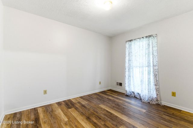 125 Bluegrass Way, Mt Washington, KY 40047