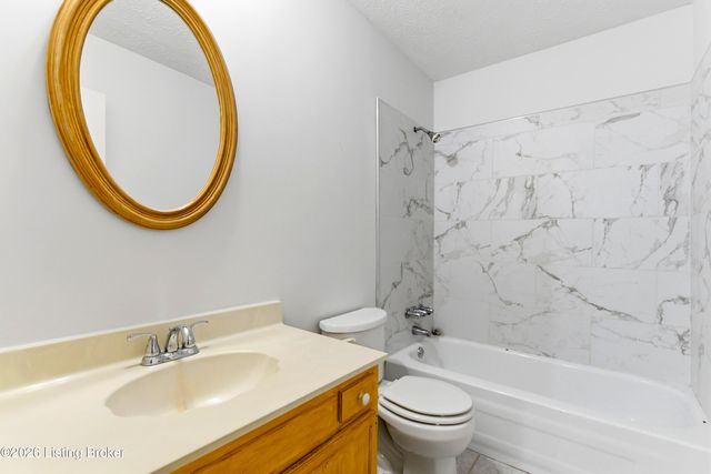 125 Bluegrass Way, Mt Washington, KY 40047