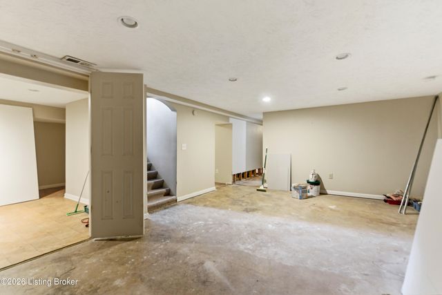 125 Bluegrass Way, Mt Washington, KY 40047