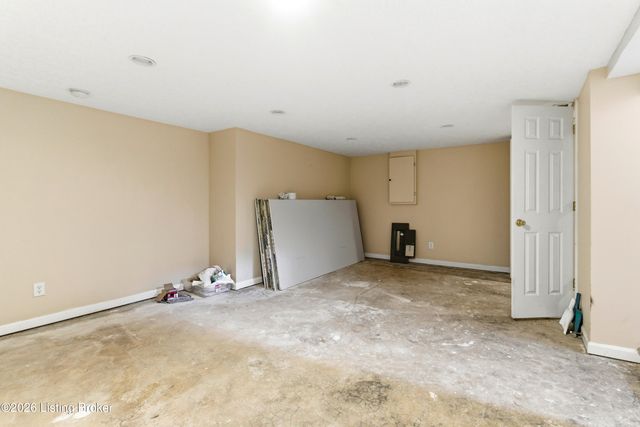 125 Bluegrass Way, Mt Washington, KY 40047