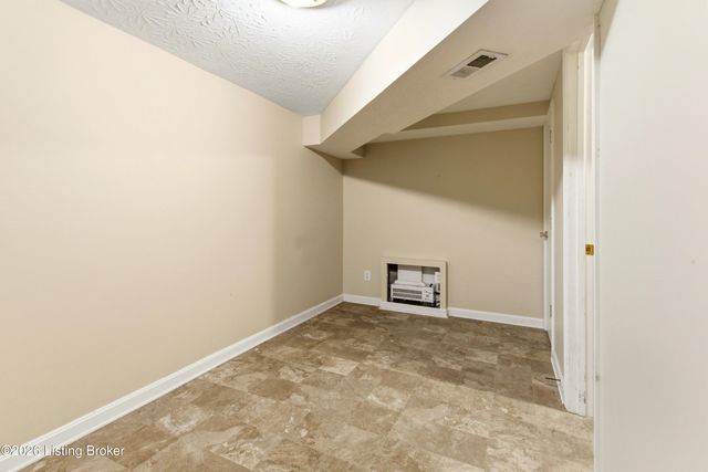 125 Bluegrass Way, Mt Washington, KY 40047