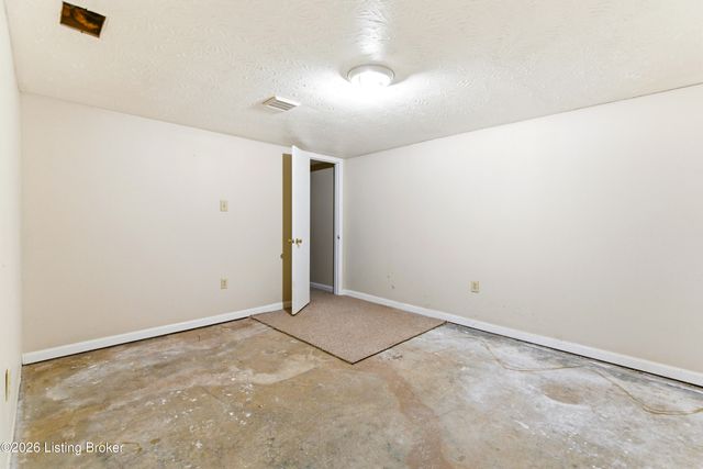 125 Bluegrass Way, Mt Washington, KY 40047