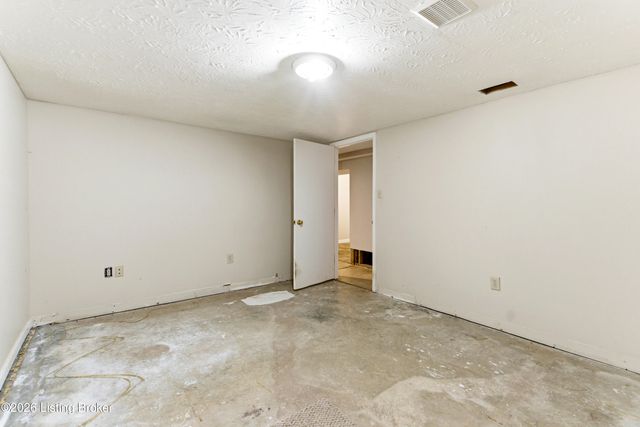 125 Bluegrass Way, Mt Washington, KY 40047