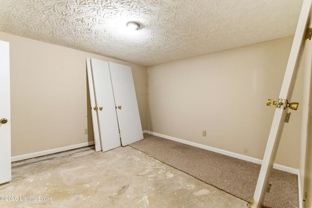 125 Bluegrass Way, Mt Washington, KY 40047