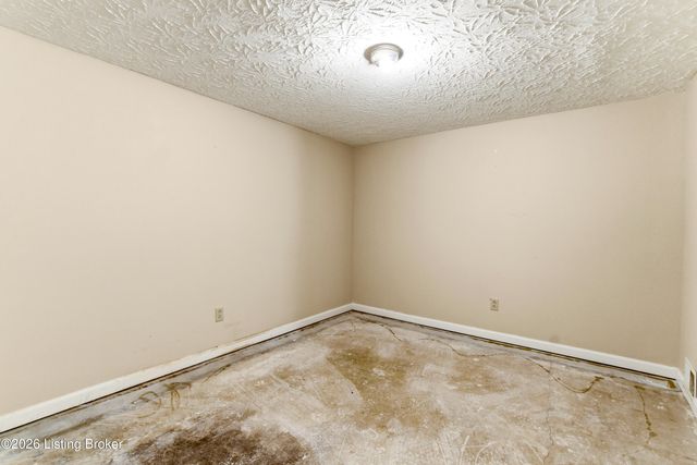 125 Bluegrass Way, Mt Washington, KY 40047