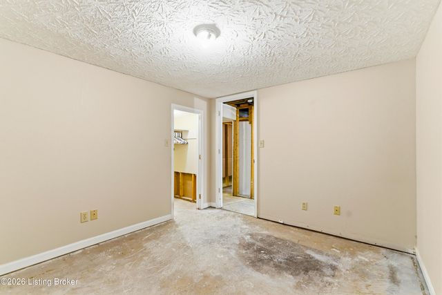 125 Bluegrass Way, Mt Washington, KY 40047