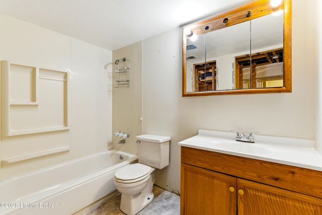 125 Bluegrass Way, Mt Washington, KY 40047