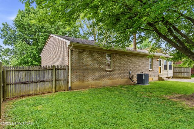 125 Bluegrass Way, Mt Washington, KY 40047