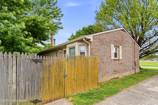 125 Bluegrass Way, Mt Washington, KY 40047