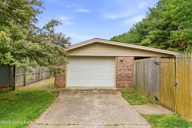 125 Bluegrass Way, Mt Washington, KY 40047