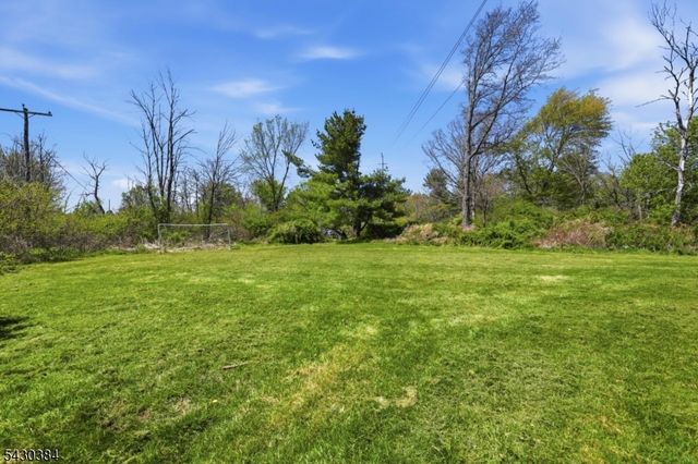 138 Bartley Rd, Washington Twp., NJ 07853