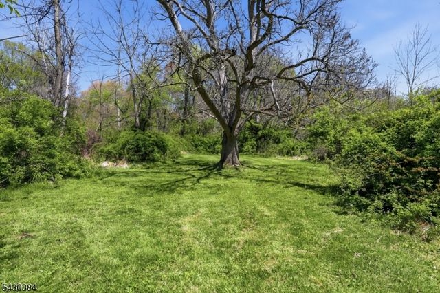 138 Bartley Rd, Washington Twp., NJ 07853