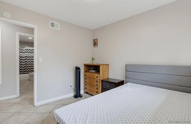 8035 Calle Fanita, Santee, CA 92071