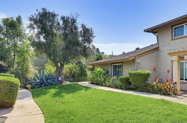 8035 Calle Fanita, Santee, CA 92071