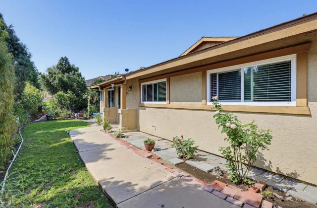 8035 Calle Fanita, Santee, CA 92071