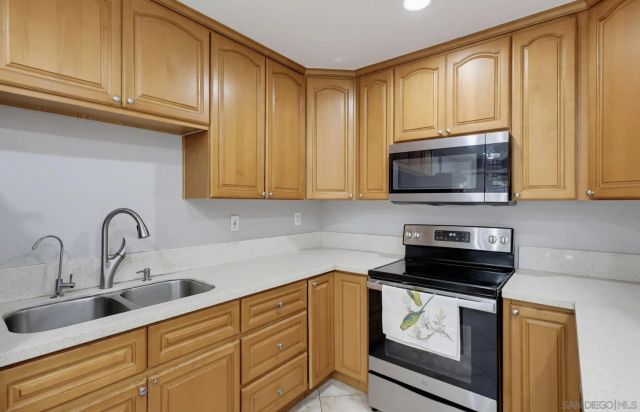 8035 Calle Fanita, Santee, CA 92071
