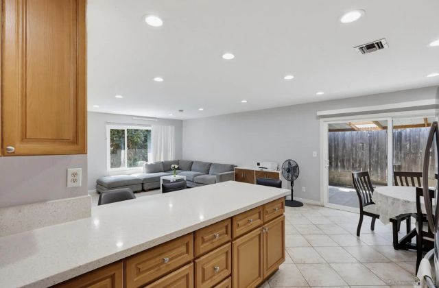 8035 Calle Fanita, Santee, CA 92071